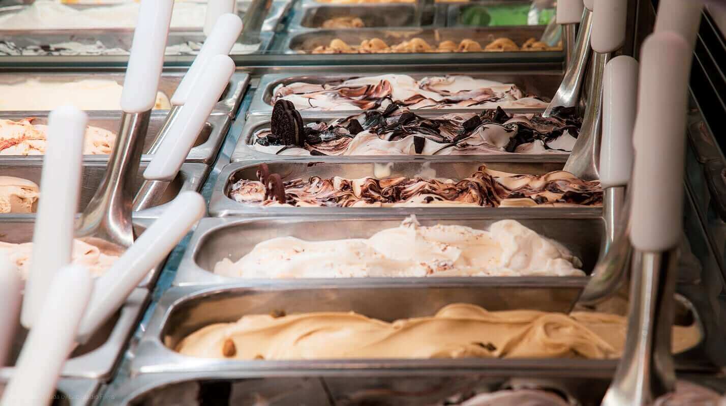 Vetrina gelato senza glutine – La Golosa